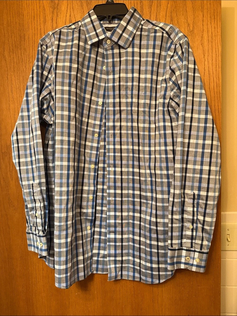 4 Banana Republic Men's Plaid Button-Down Shirt - Blue, Light Green, Pink, White